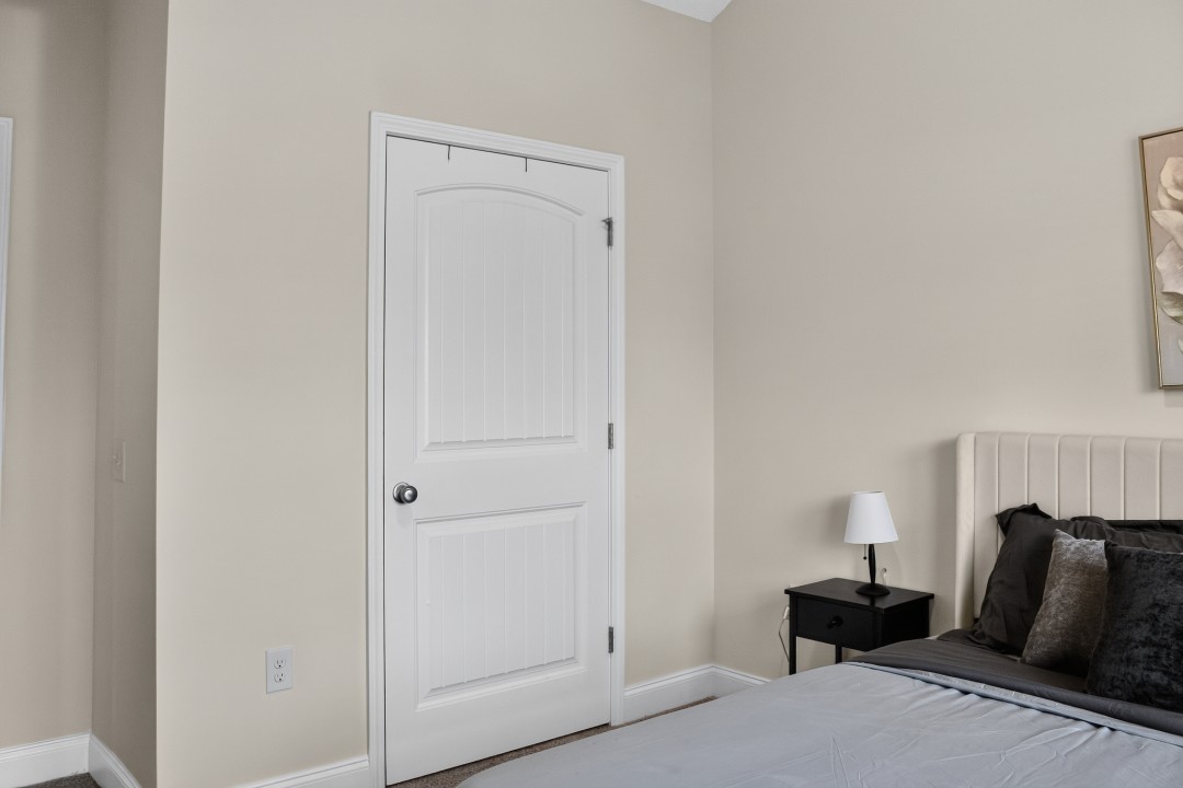 Hickory Grove · Unit 904 2/2