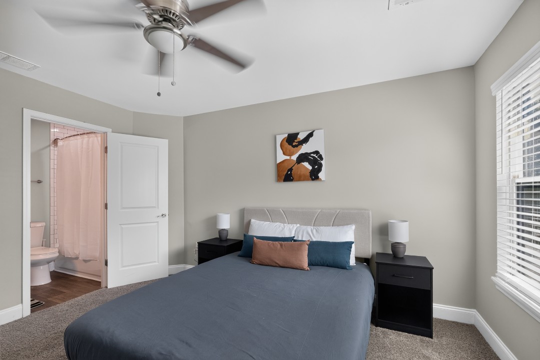 2 Bedrooms · Signature layout