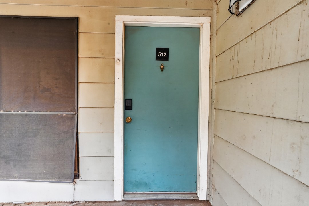 District West · Unit 512 2/1