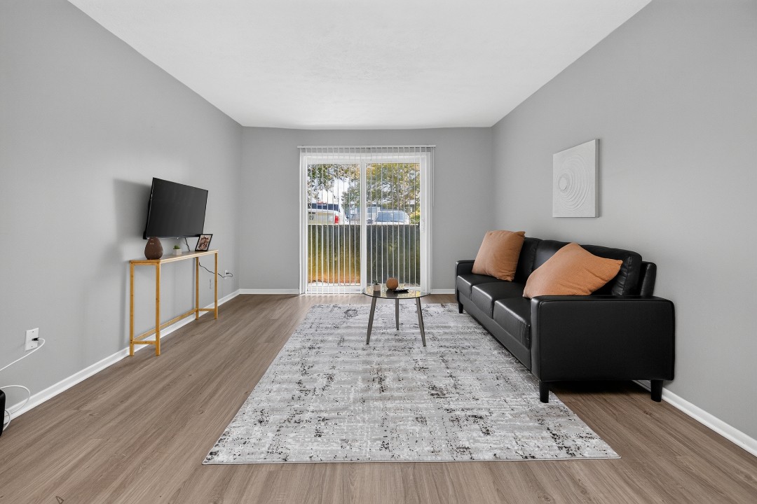 Prime Apartments · Unit 215 2/2