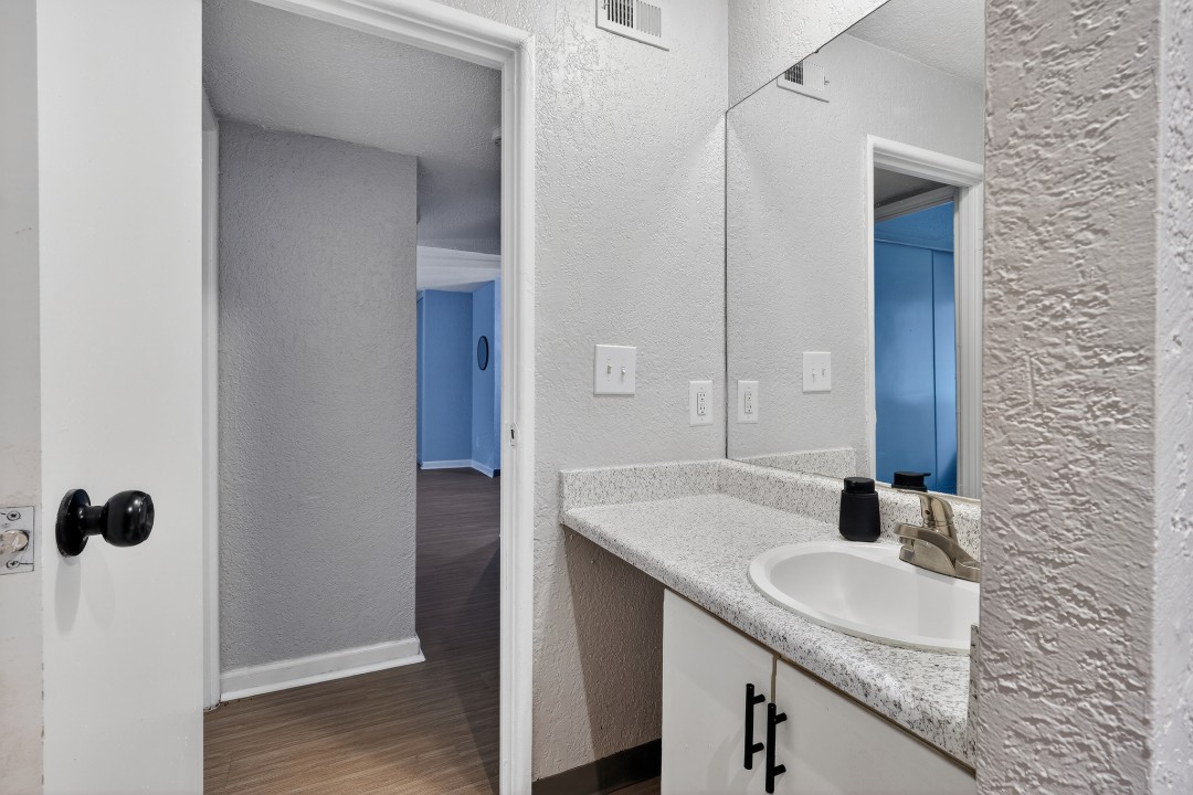 Hillcrest 8306D · Unit 2/1
