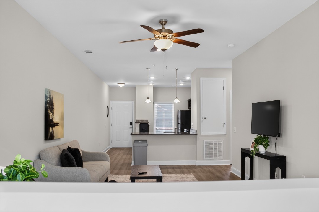 Hickory Grove · Unit 1202 2/2