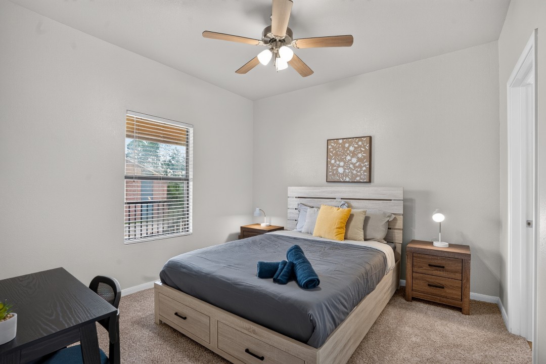 2 Bedrooms · Signature layout