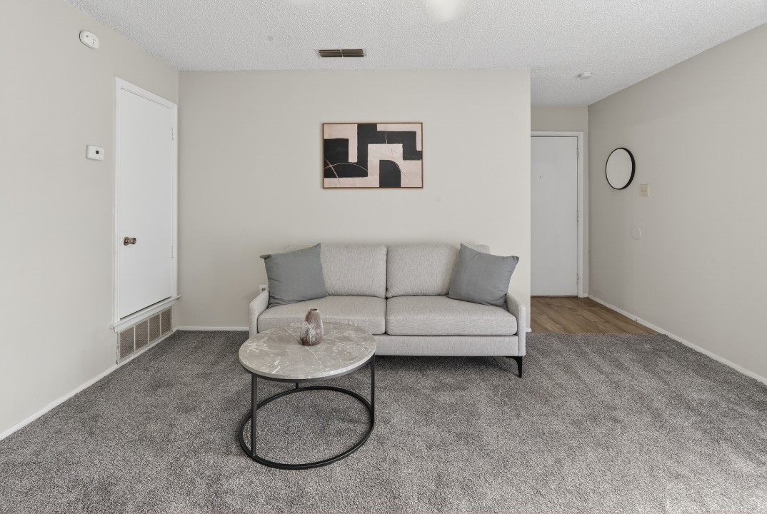 District West · Unit 148 2/2