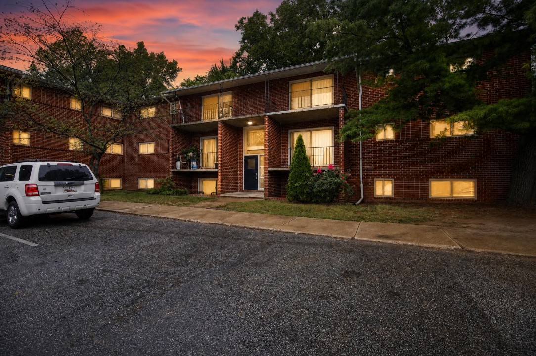 Milbrook Park Apartments 6996 MI T1 · Unit 1/1
