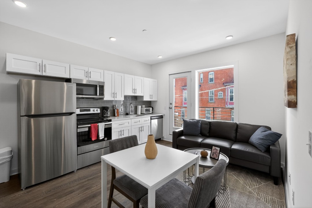Fairmount Square 1532-2F · Unit 1/1