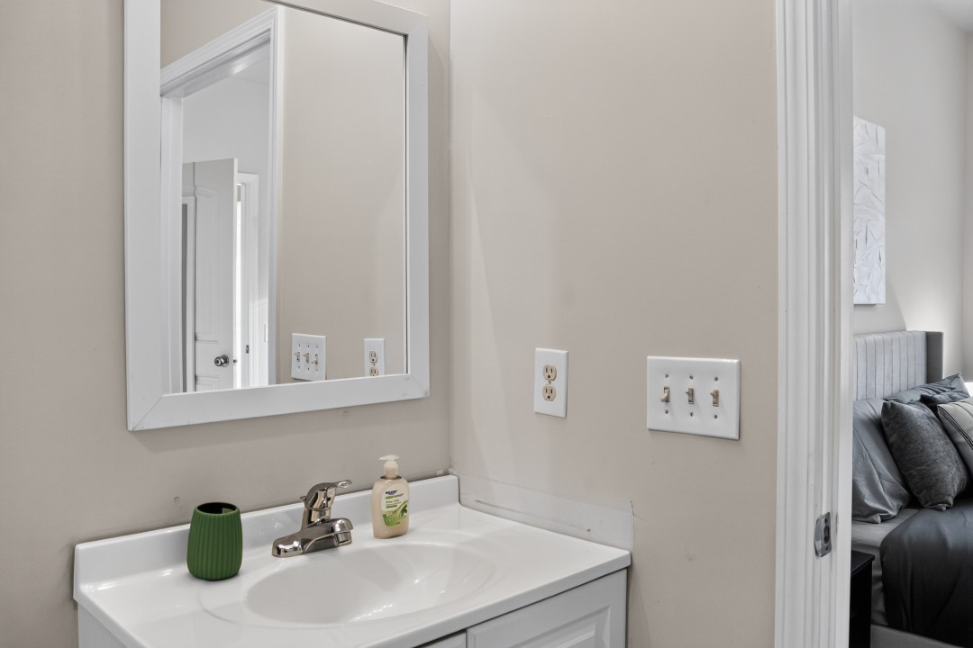 Hickory Grove · Unit 1202 2/2