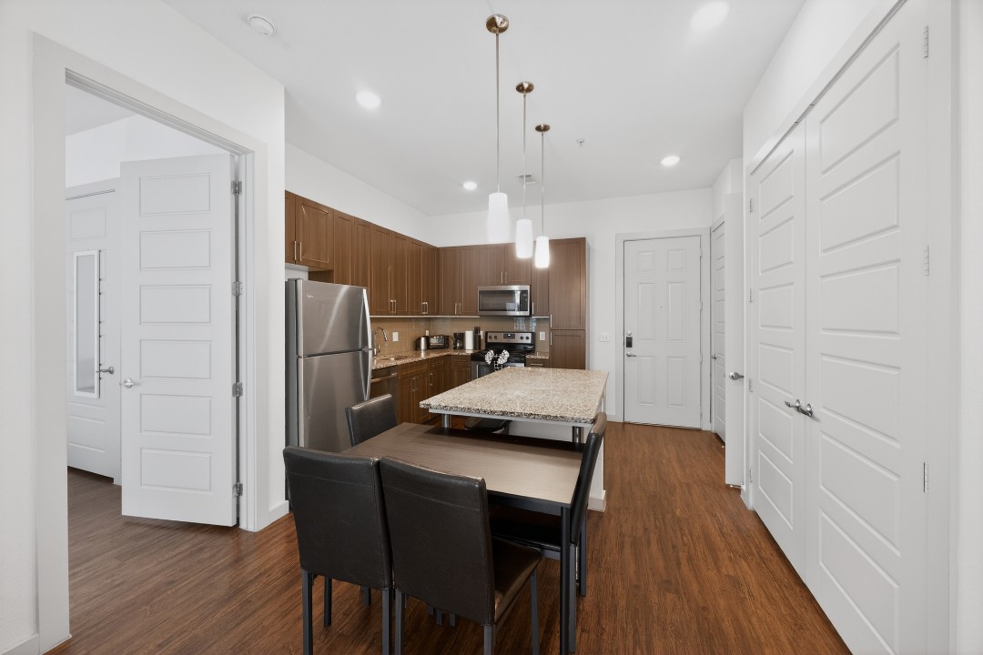 The Creekside at Vantage · Unit 3103 2/2