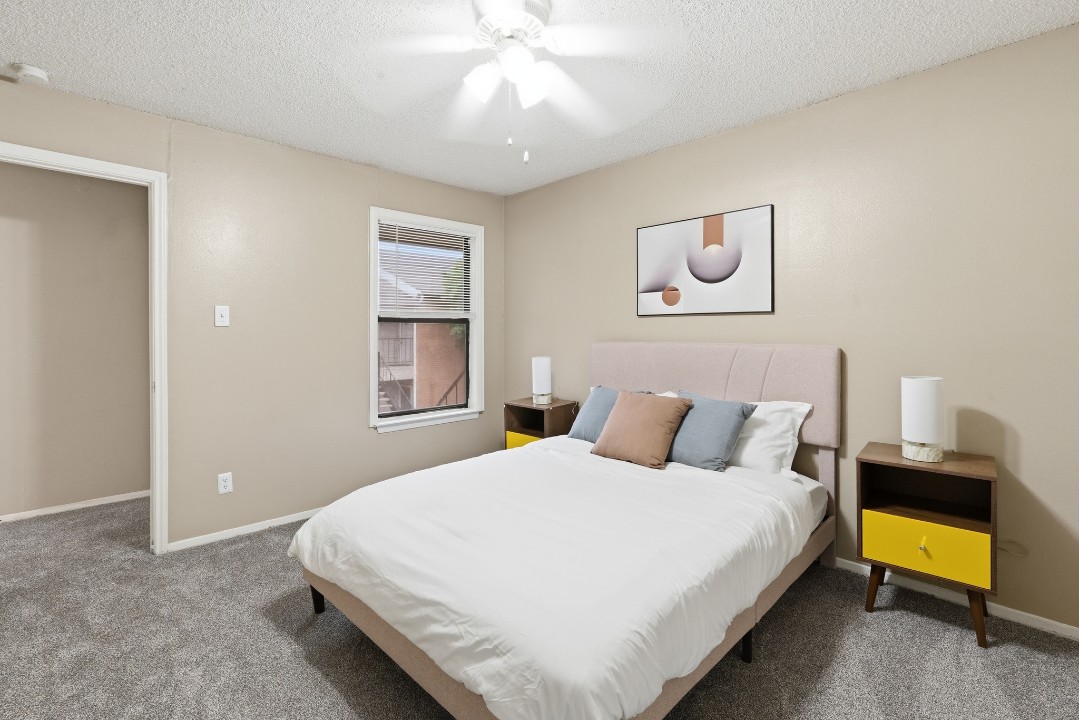 District West · Unit 154 2/2