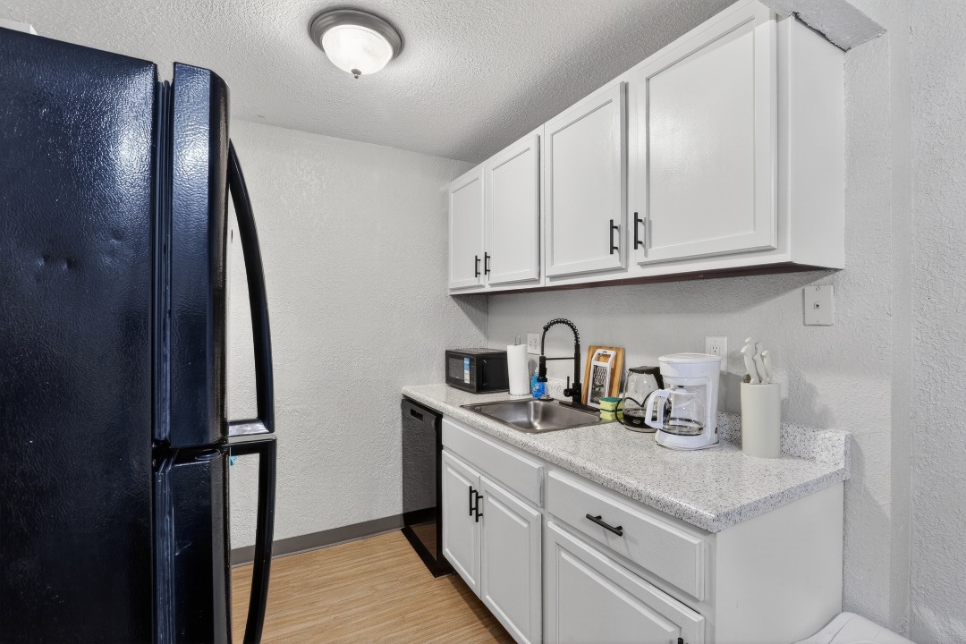 Hillcrest 8306B · Unit 2/1