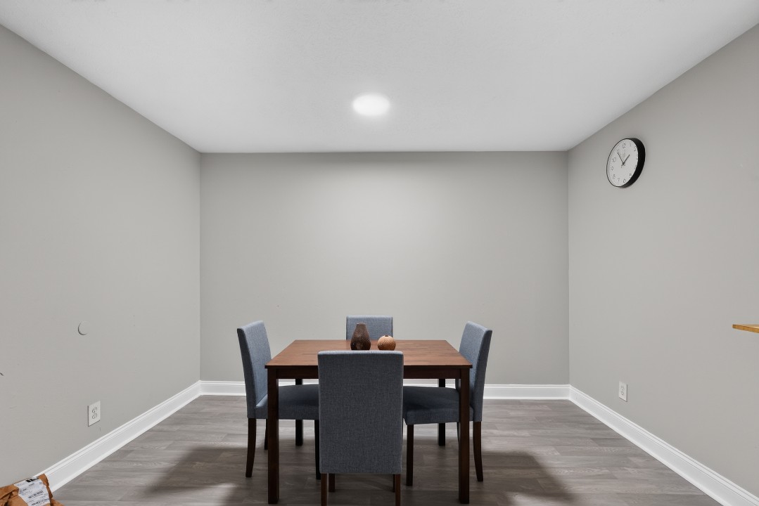 Aspen Woods R-08 · Unit 2/2
