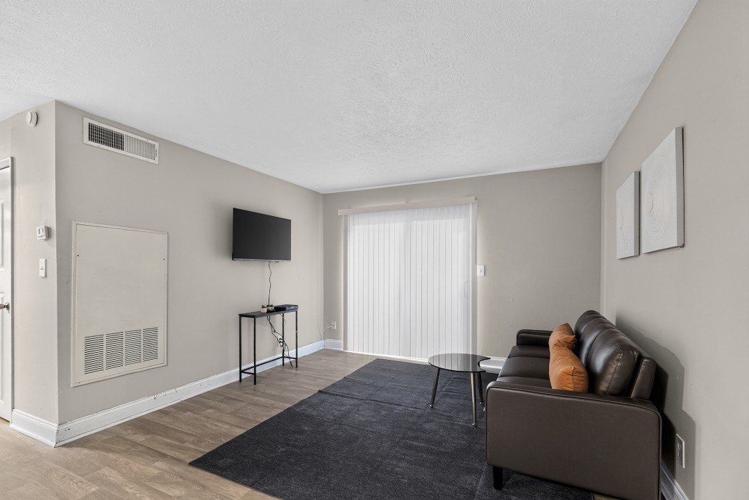 Aspen Woods R-08 · Unit 2/2