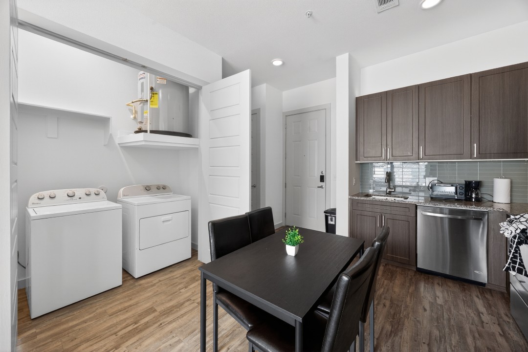 The Creekside at Vantage · Unit 6205 2/2