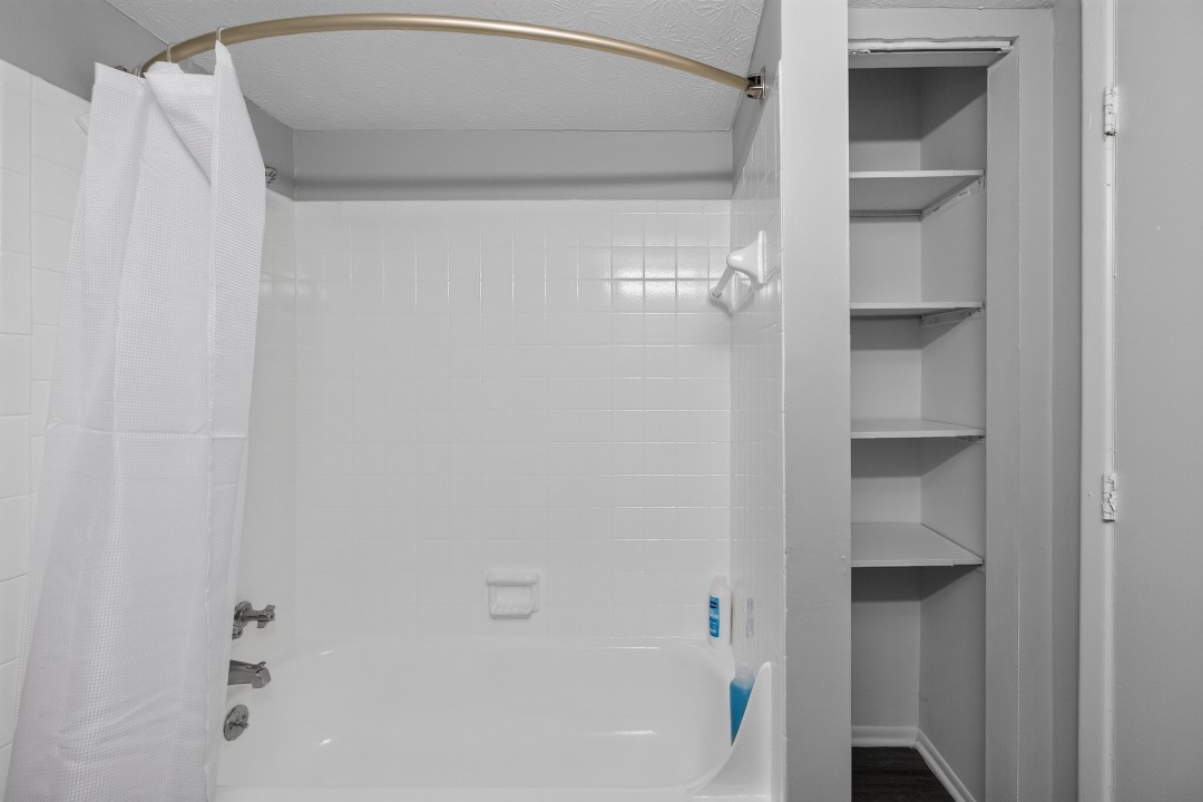 Prime Apartments · Unit 217 2/2