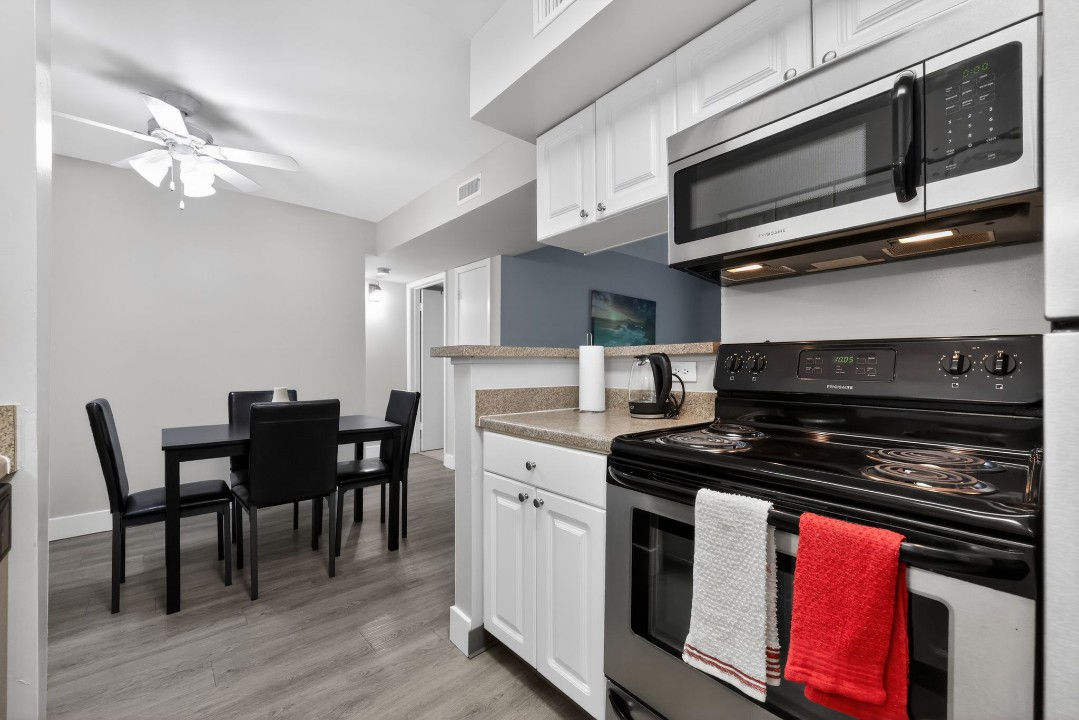 Lincoln Green · Unit 1106 1/1