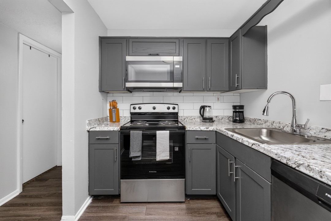 Prime Apartments · Unit 217 2/2