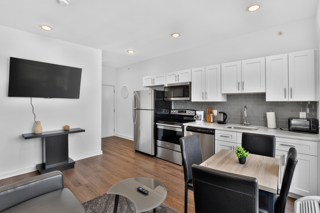 Fairmount Square 1532-4A · Unit 1/1