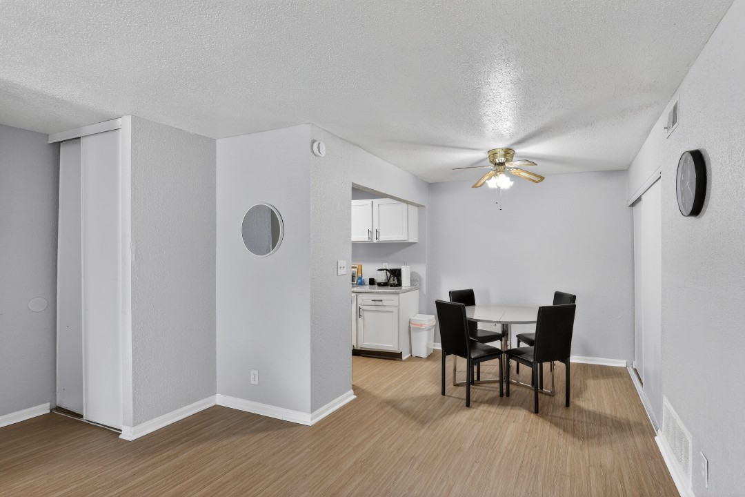 Hillcrest 5505D · Unit 2/1