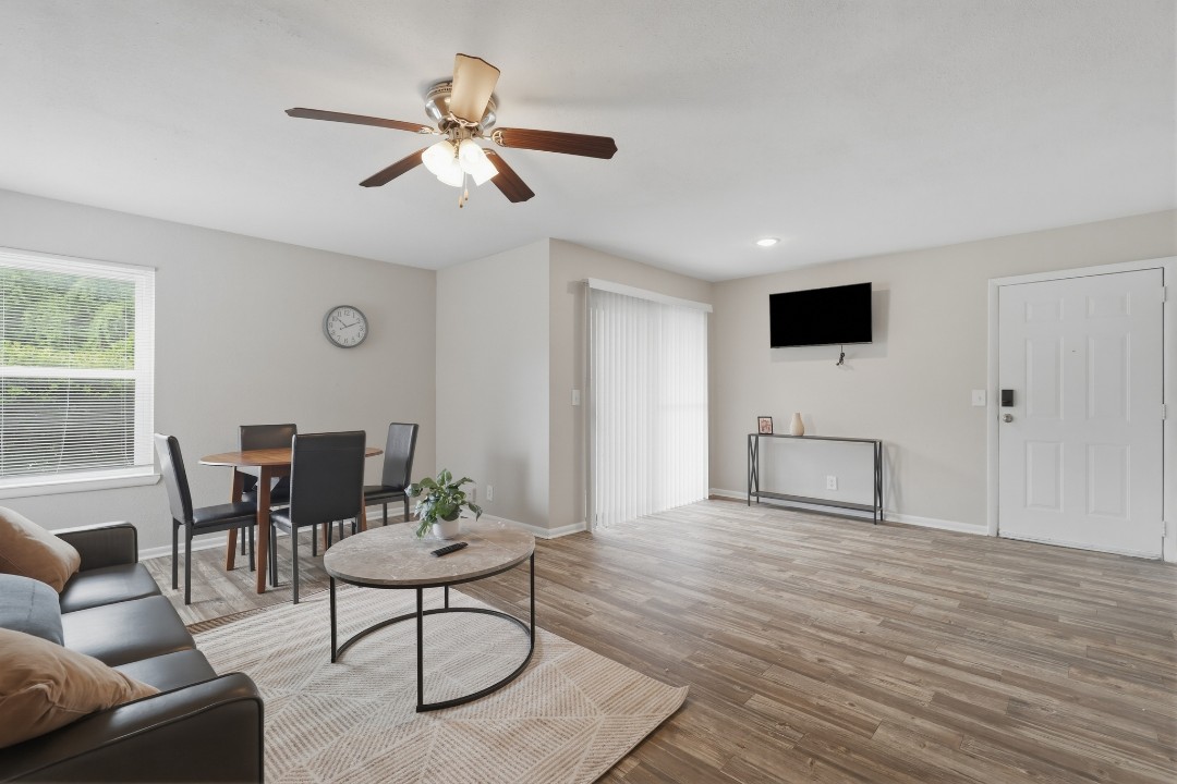 Creekstone · Unit 312 2/2