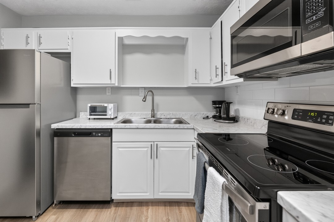 Prime Apartments · Unit 215 2/2