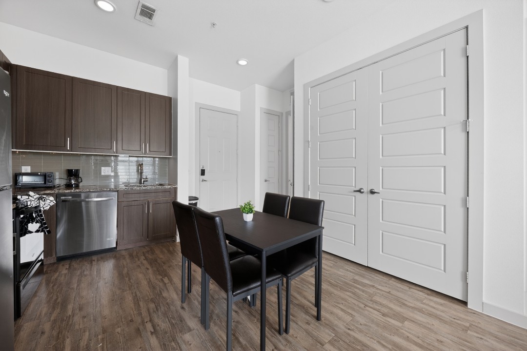 The Creekside at Vantage · Unit 6303 2/2