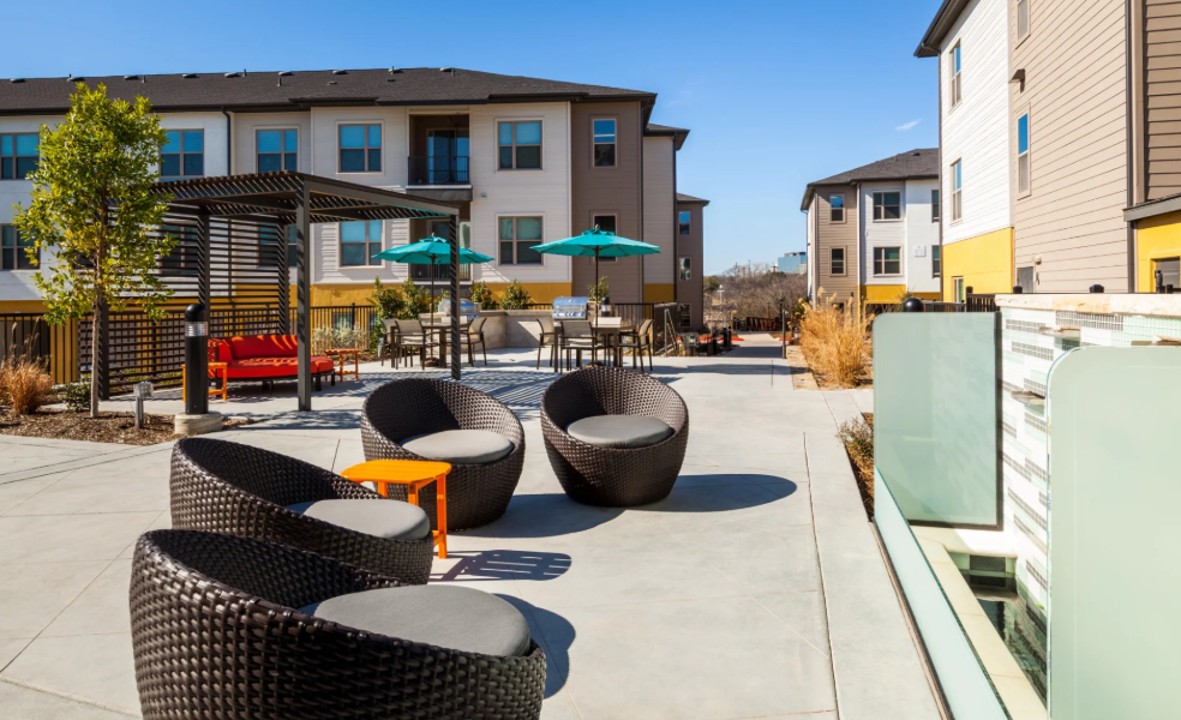 The Creekside at Vantage · Unit 6205 2/2