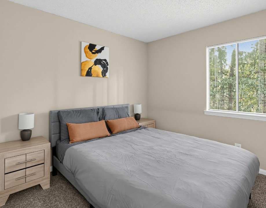 2 Bedrooms · Signature layout