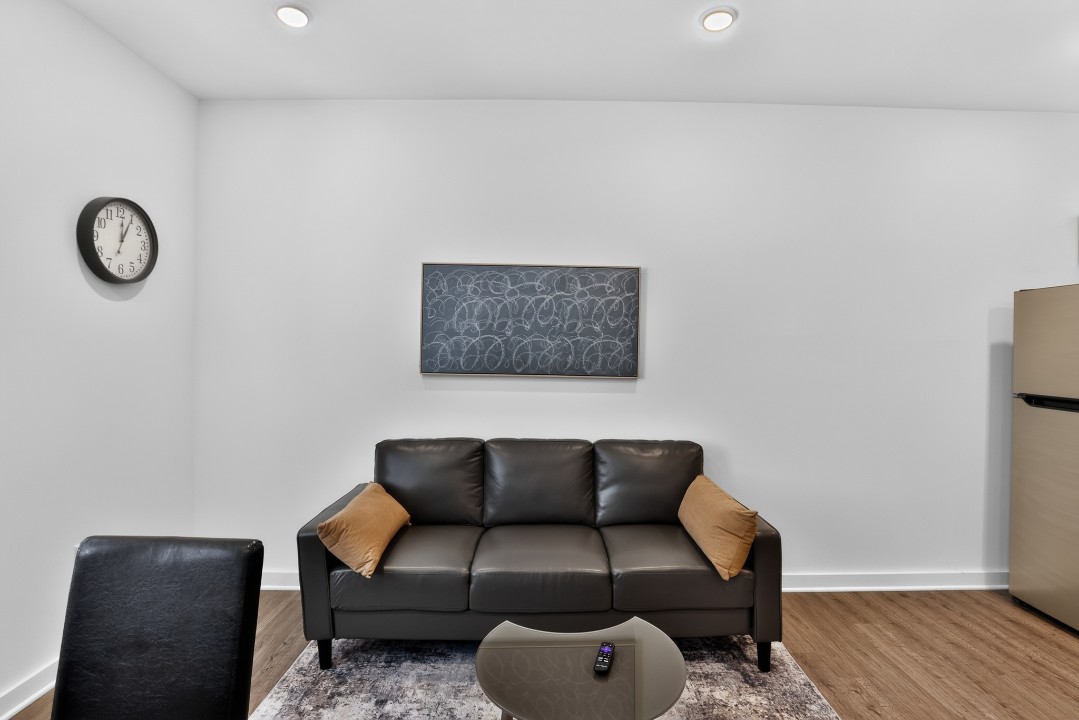 Fairmount Square 1528- 2B · Unit 1/1