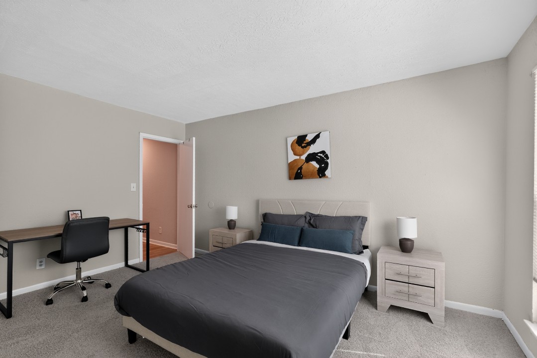 2 Bedrooms · Signature layout