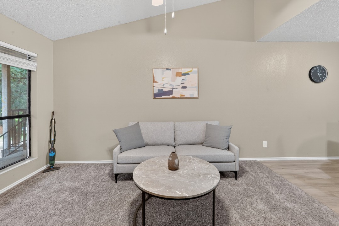 District West · Unit 512 2/1