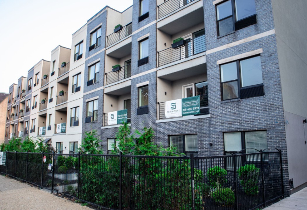 Fairmount Square 1528- 2B · Unit 1/1