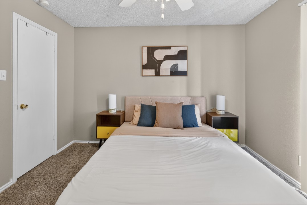 District West · Unit 712 2/2