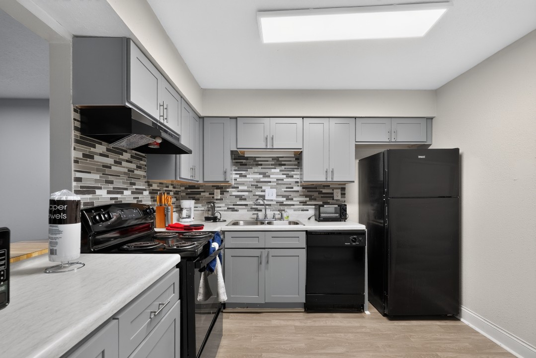 Aspen Woods R-08 · Unit 2/2