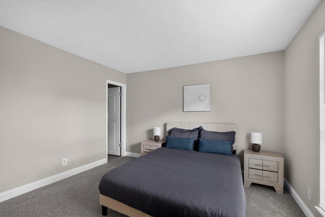 Aspen Woods R-08 · Unit 2/2
