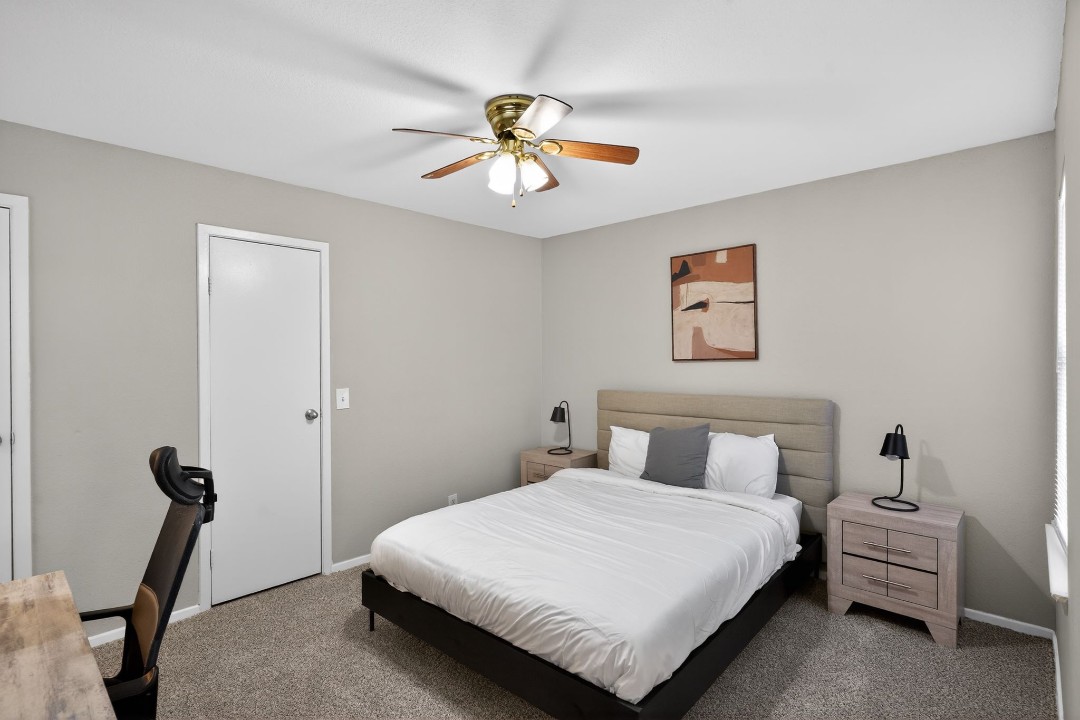 2 Bedrooms · Signature layout