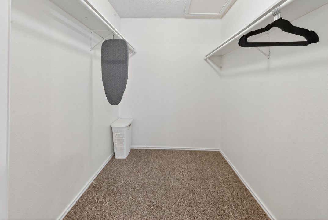 District West · Unit 510 2/1