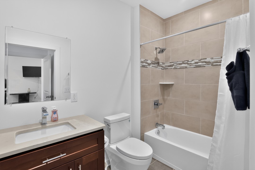 Fairmount Square 1528- 1A · Unit 1/1