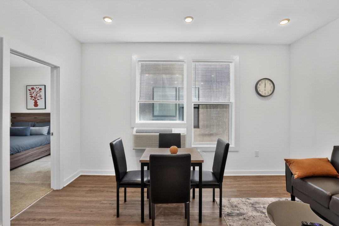 Fairmount Square 1528- 2B · Unit 1/1