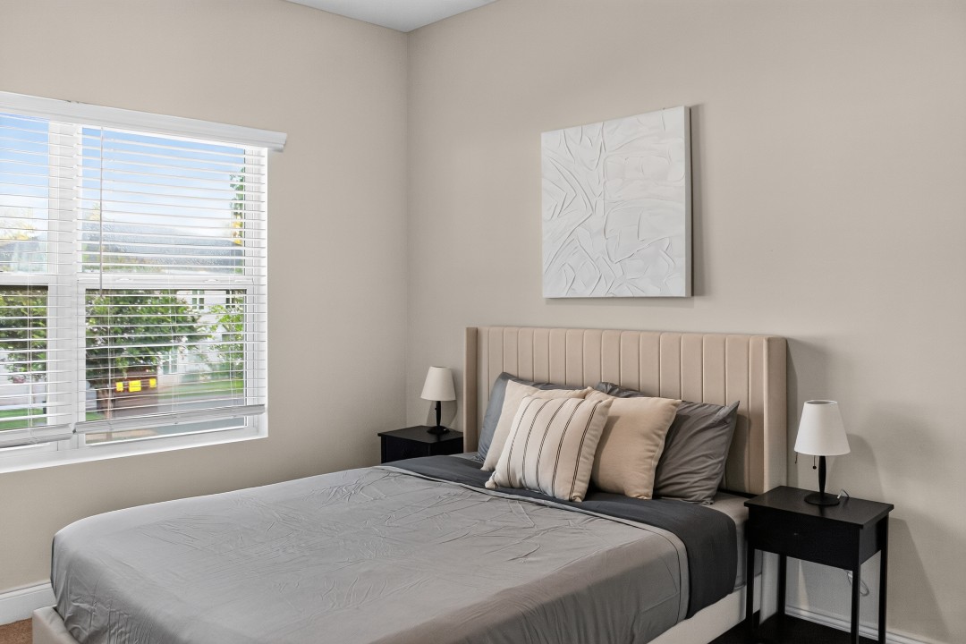 Hickory Grove · Unit 1202 2/2