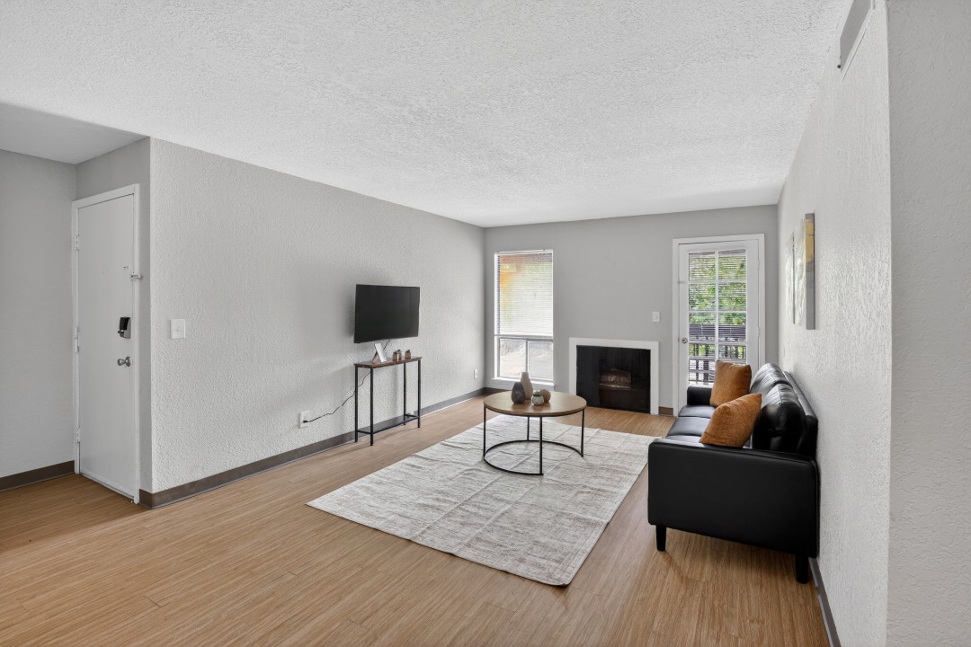 Hillcrest 8318E · Unit 2/1