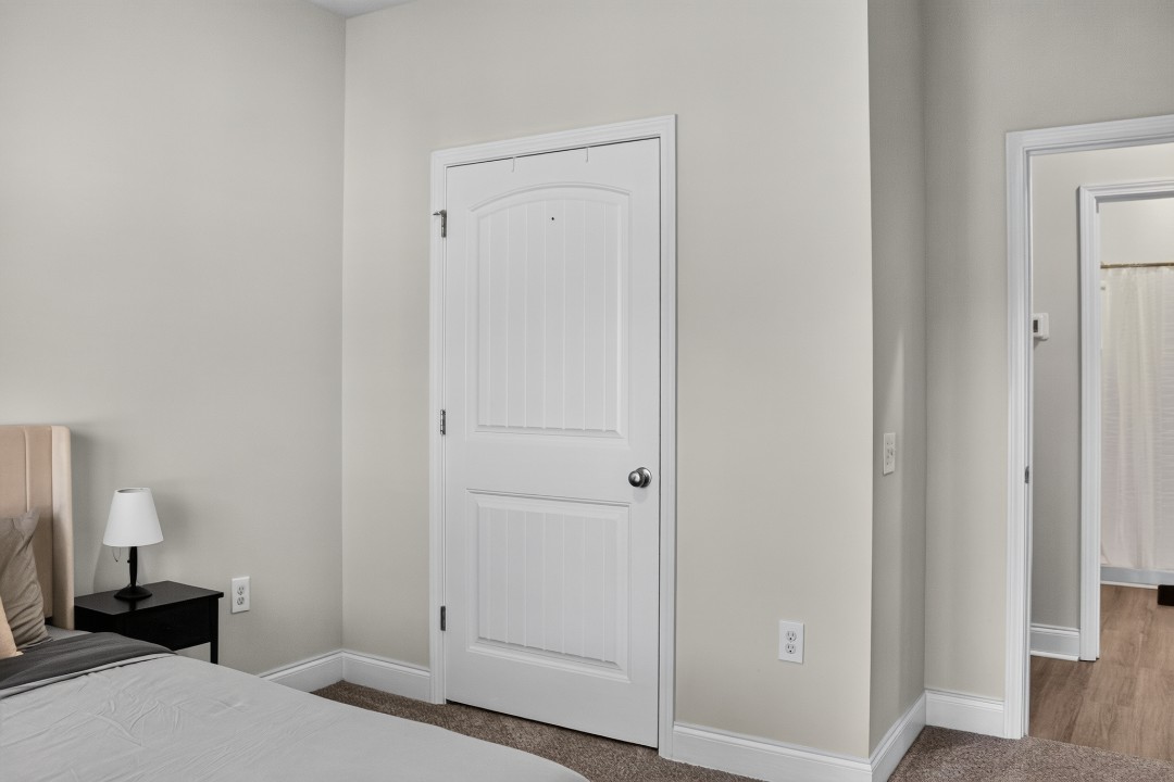 Hickory Grove · Unit 1202 2/2
