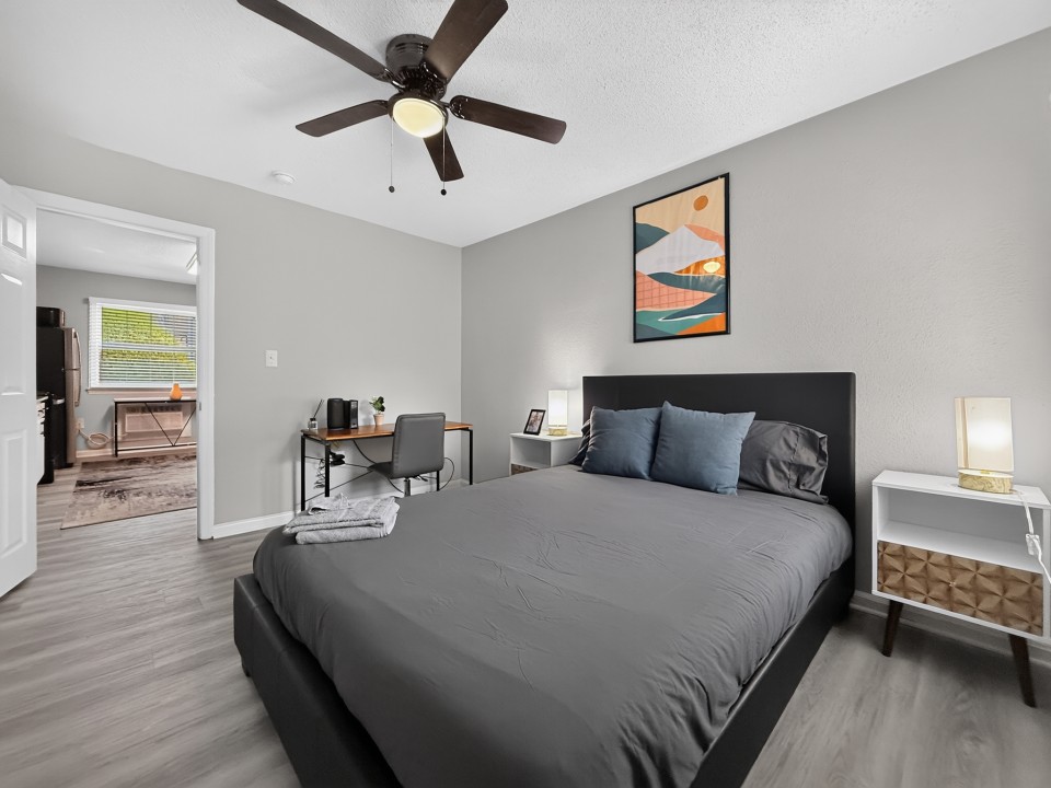 Icon Downtown Durham 803C · Unit 1/1