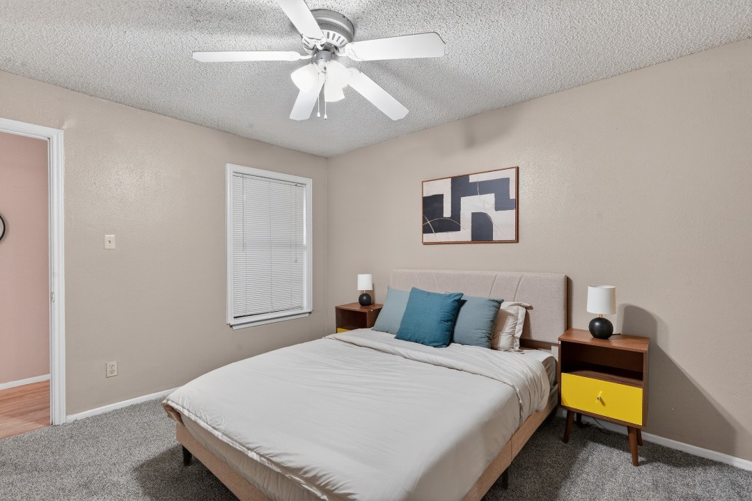 District West · Unit 138 2/2