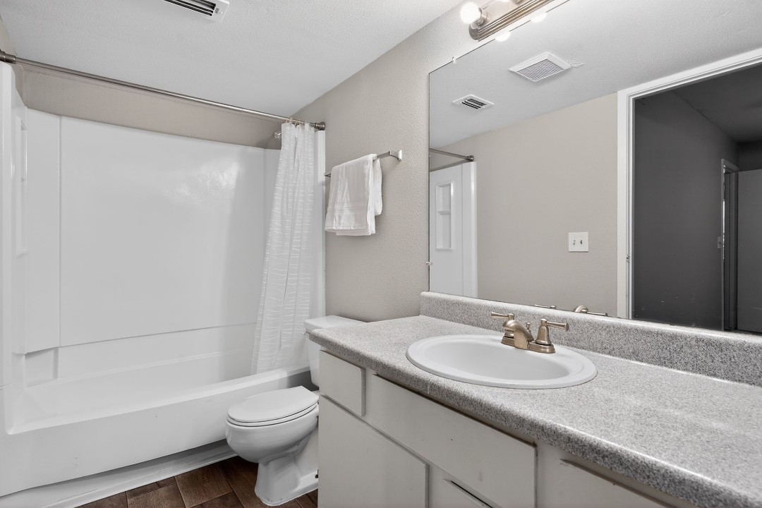 Creekstone · Unit 116 2/2