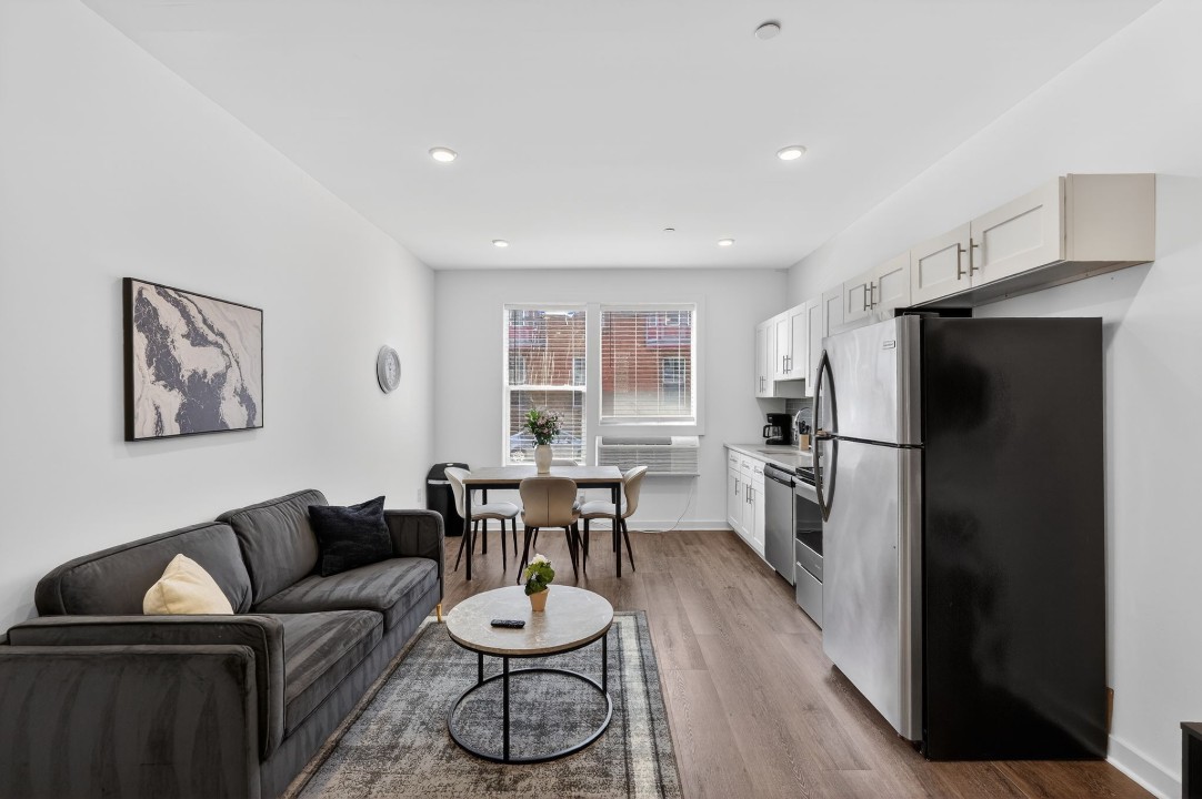 Fairmount Square 1532 - 1E · Unit 1/1