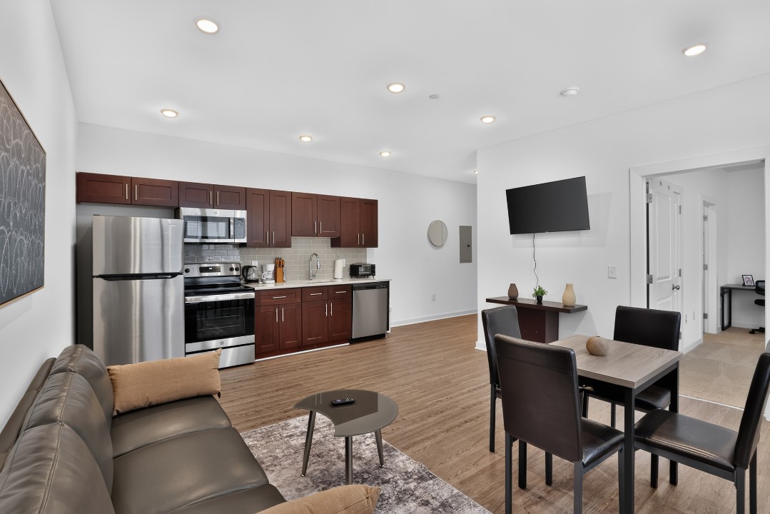 Fairmount Square 1528- 2B · Unit 1/1