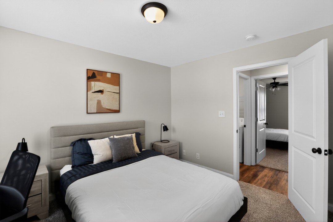 2 Bedrooms · Signature layout