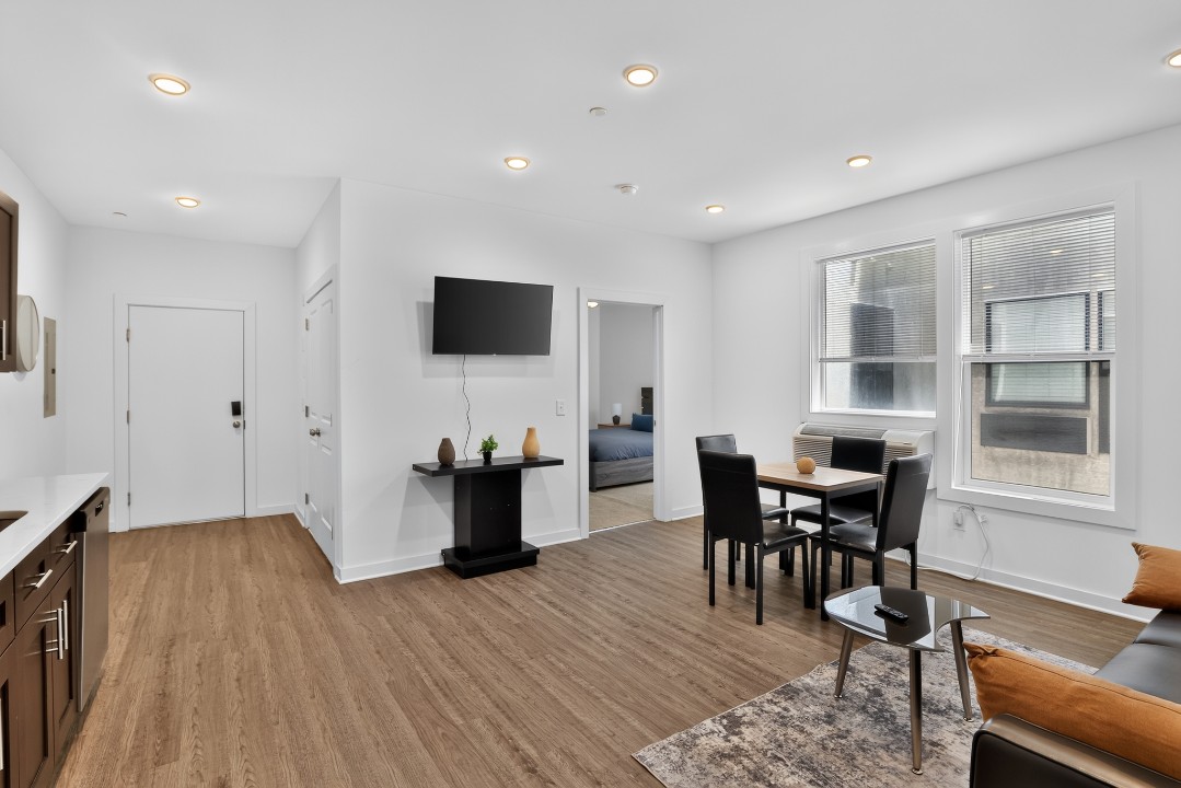 Fairmount Square 1528- 2B · Unit 1/1