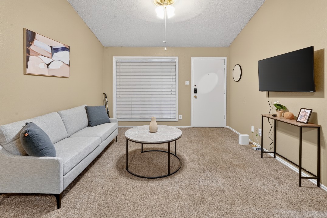 District West · Unit 510 2/1