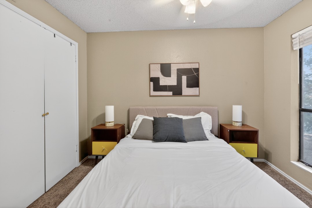District West · Unit 512 2/1